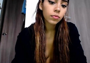 Amateur Webcam Teen Masturbates And Teases