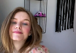 Amateur Webcam Teen Masturbates And Teases