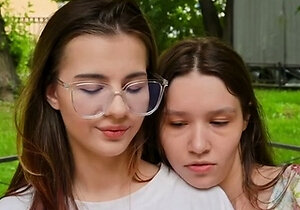 SMALL TIT BRUNETTE TATTOOED TEEN GIRLFRIEND CAUGHT IN SHOWER