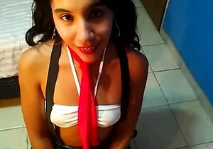 SCHOOLGIRL GIVES ME A HOT BLOWJOB AND GETS CUM OVER HER FACE