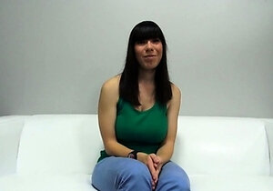 Amateur Bitch At The Casting