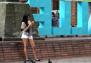 Amateur Asian teen sucks a big cock