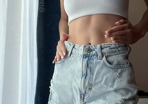 Amateur Webcam Teen Masturbates And Teases