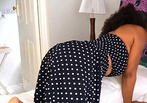 Teen doing chores and giving blowjob