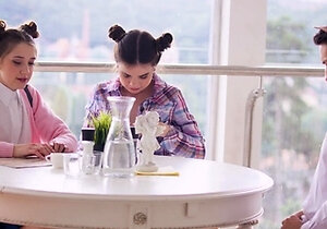 the time when teen girls start thinking about sex