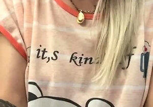 Masturbating loving babe solo toy plays with enthusiasm