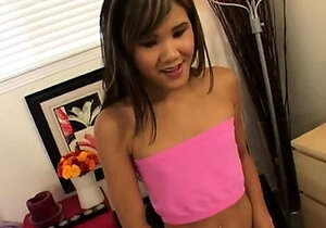 Homemade amateur blonde teen blowjob and cumshot