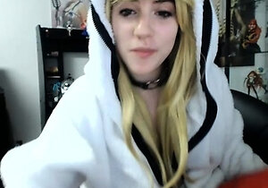 Blonde tight pussy babe solo toy fun in glamour masturbation