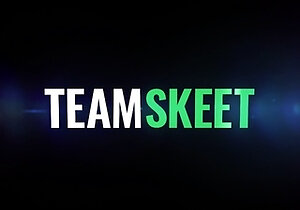 Homemade amateur blonde teen blowjob and cumshot